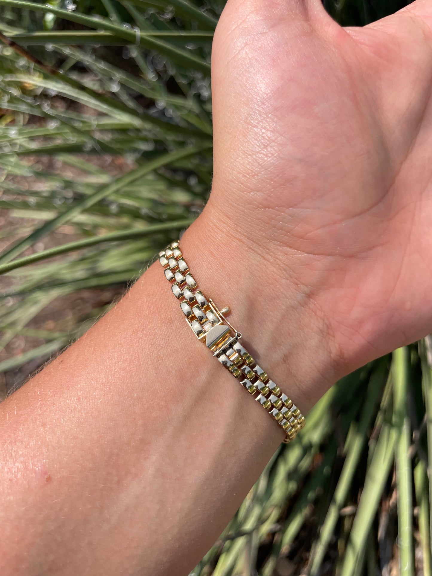 Estate Jubilee Bracelet - 14 K Yellow Gold