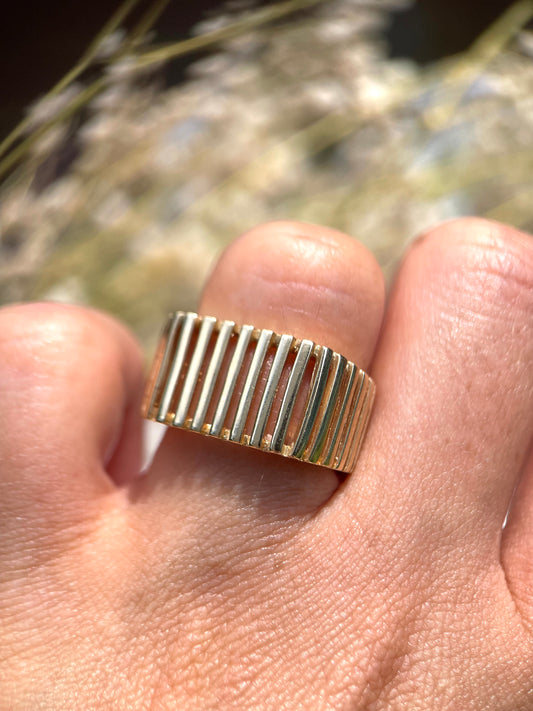 Vintage Ribbed Barrel Band Ring – 14K Yellow Gold - Size 7