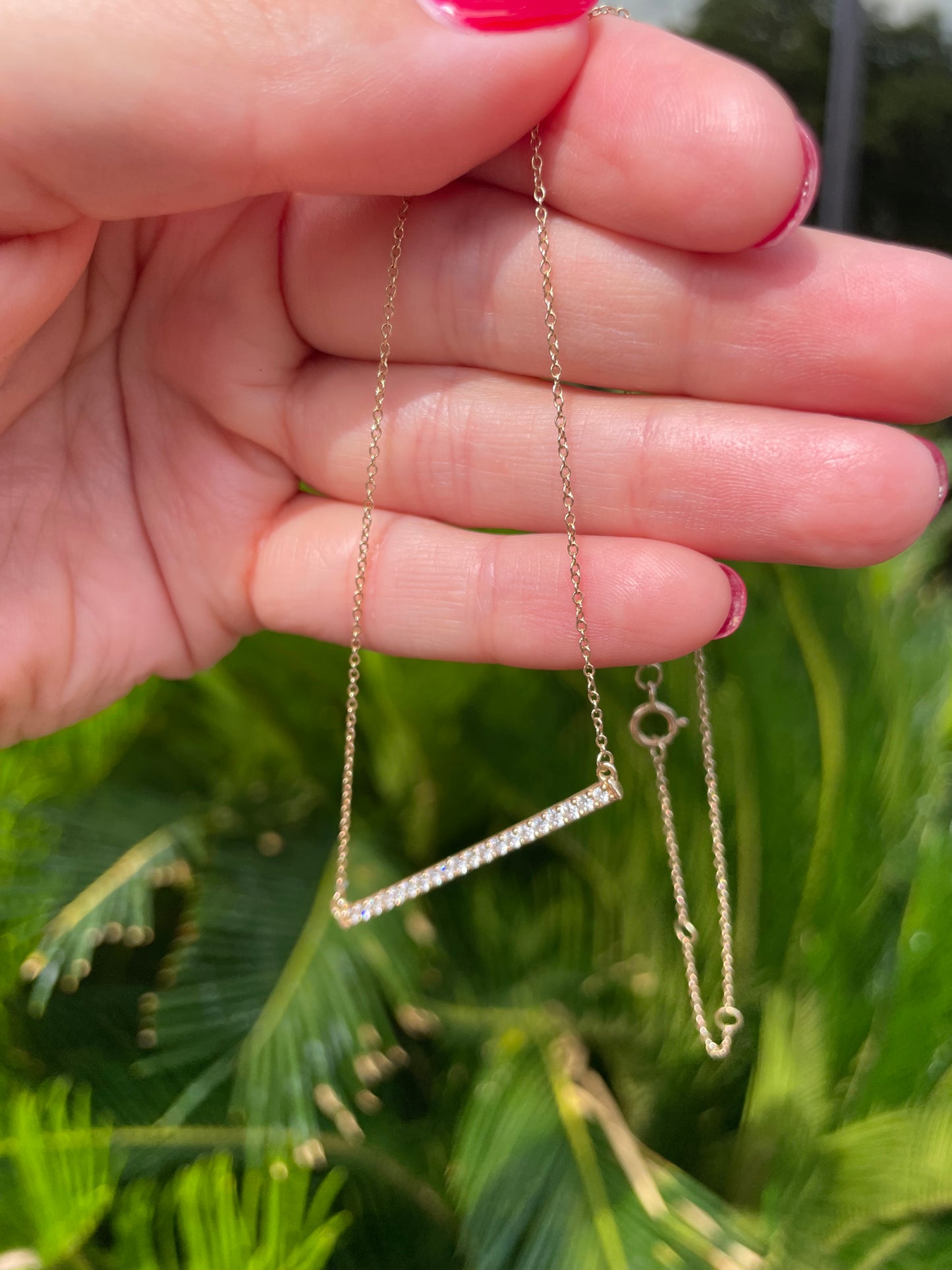 14 K Yellow Gold Diamond Bar Necklace with 20 round cut diamonds