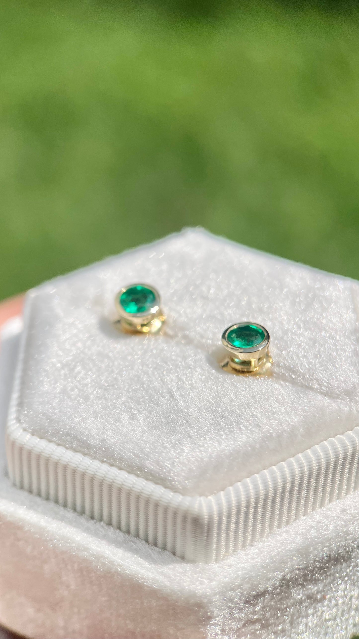 14K Natural Emerald Stud Classic Earrings
